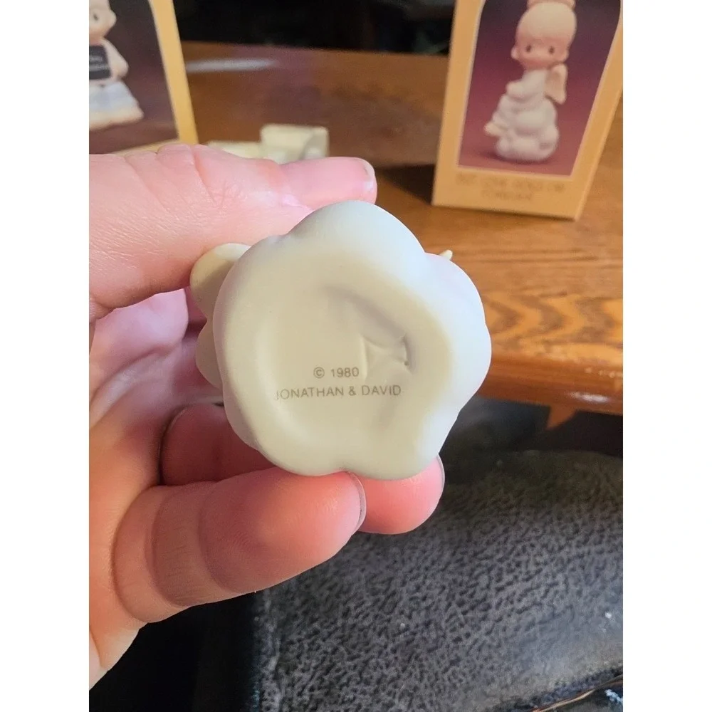 Precious Moments Ornament Angel 'But Love Goes‎ On Forever' Porcelain Christmas